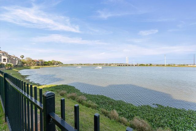 41 Armand Shore Drive, Pasadena, TX 77058