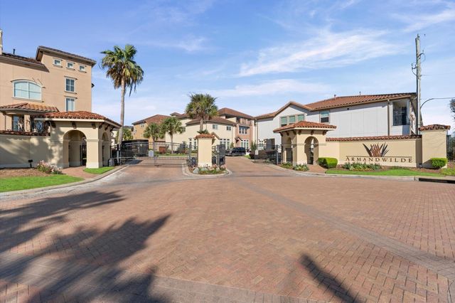 41 Armand Shore Drive, Pasadena, TX 77058