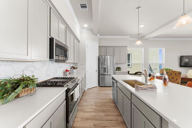 41 Armand Shore Drive, Pasadena, TX 77058