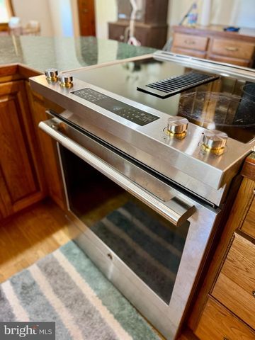 10126 RAYSTOWN RD, Huntingdon, PA 16652