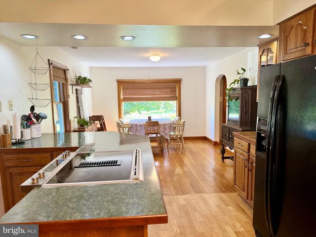 10126 RAYSTOWN RD, Huntingdon, PA 16652