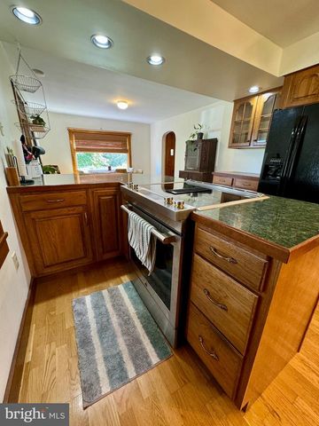 10126 RAYSTOWN RD, Huntingdon, PA 16652