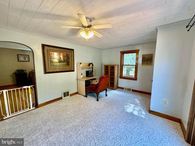 10126 RAYSTOWN RD, Huntingdon, PA 16652