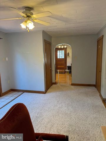 10126 RAYSTOWN RD, Huntingdon, PA 16652