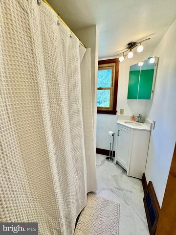 10126 RAYSTOWN RD, Huntingdon, PA 16652