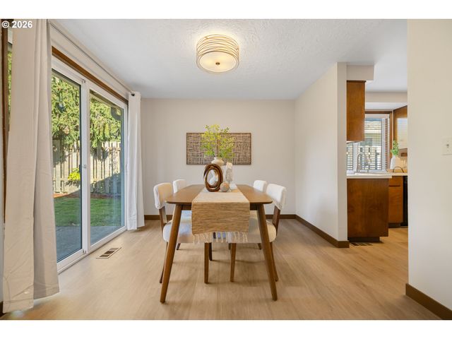 12845 Sw CONESTOGA Dr, Beaverton, OR 97008