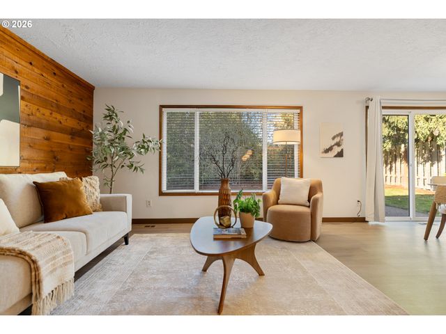 12845 Sw CONESTOGA Dr, Beaverton, OR 97008