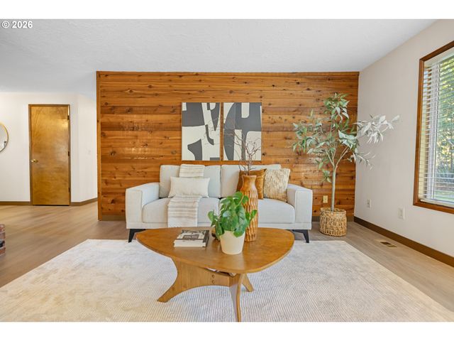 12845 Sw CONESTOGA Dr, Beaverton, OR 97008