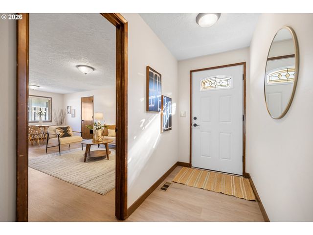 12845 Sw CONESTOGA Dr, Beaverton, OR 97008