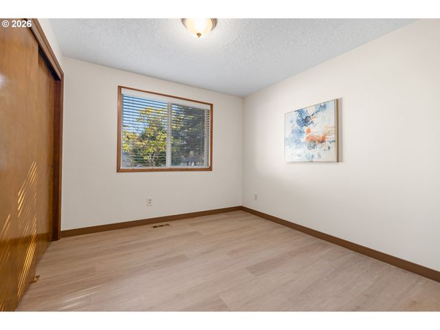 12845 Sw CONESTOGA Dr, Beaverton, OR 97008