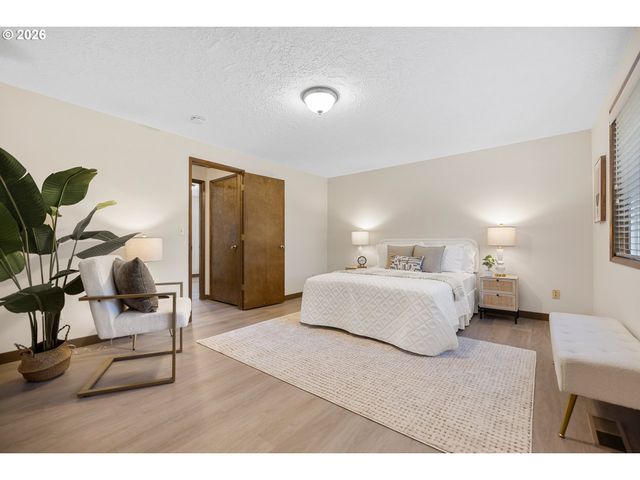 12845 Sw CONESTOGA Dr, Beaverton, OR 97008