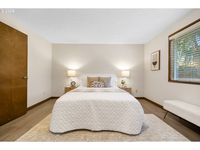 12845 Sw CONESTOGA Dr, Beaverton, OR 97008
