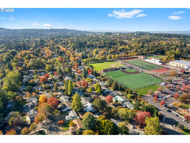 12845 Sw CONESTOGA Dr, Beaverton, OR 97008