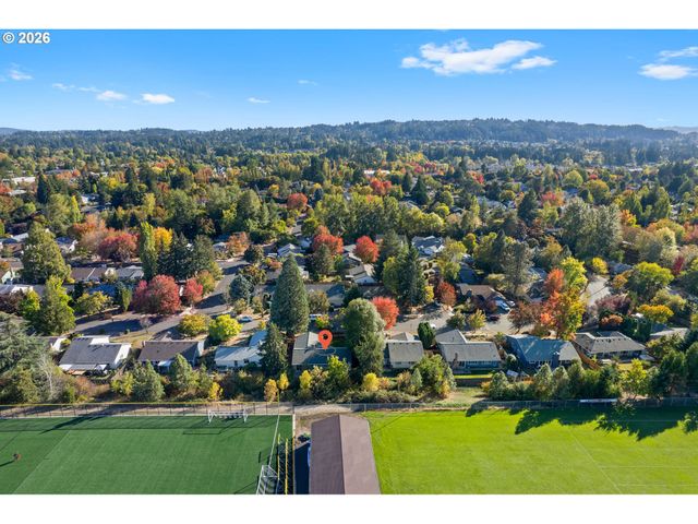 12845 Sw CONESTOGA Dr, Beaverton, OR 97008