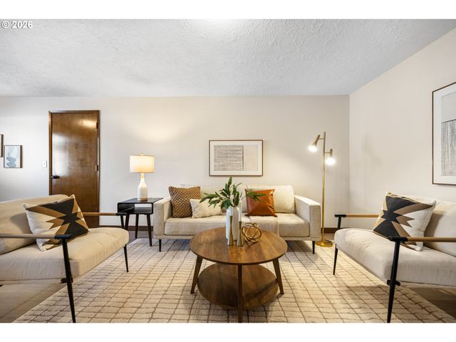 12845 Sw CONESTOGA Dr, Beaverton, OR 97008