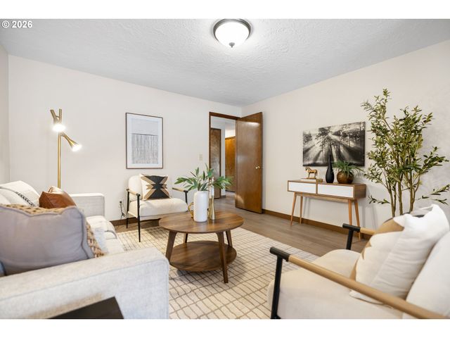12845 Sw CONESTOGA Dr, Beaverton, OR 97008