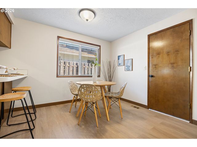 12845 Sw CONESTOGA Dr, Beaverton, OR 97008