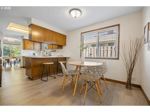 12845 Sw CONESTOGA Dr, Beaverton, OR 97008
