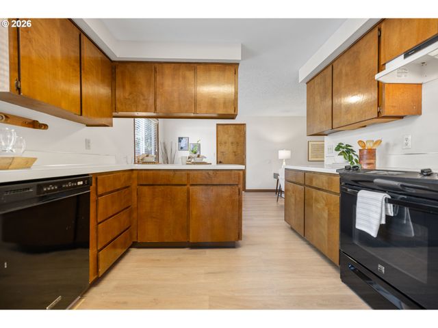 12845 Sw CONESTOGA Dr, Beaverton, OR 97008