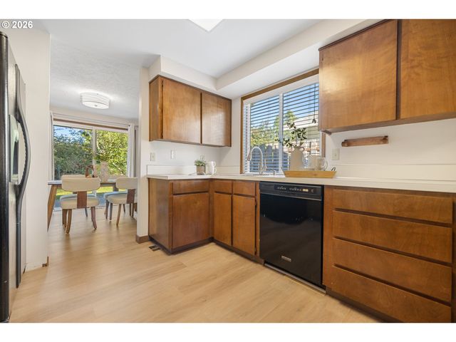 12845 Sw CONESTOGA Dr, Beaverton, OR 97008