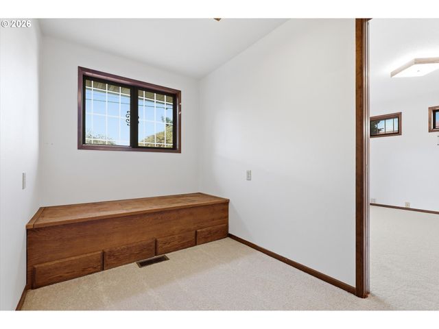 15306 Se HARRISON St, Portland, OR 97233