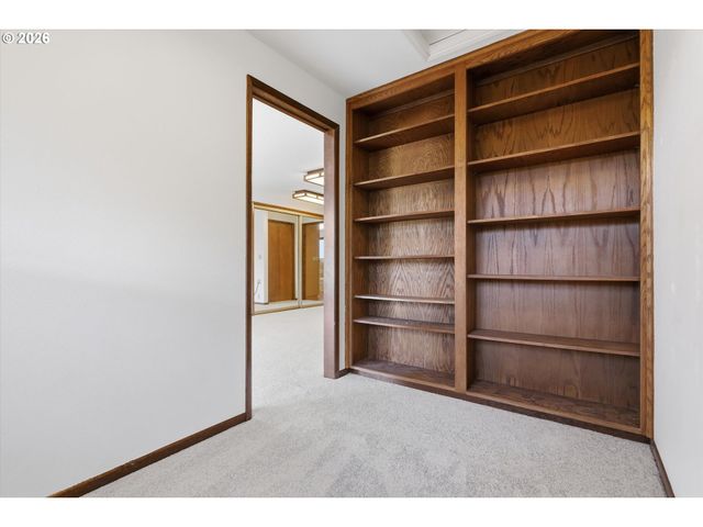 15306 Se HARRISON St, Portland, OR 97233