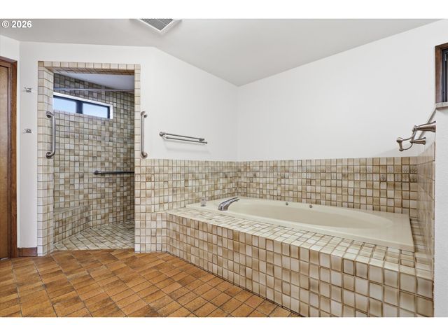 15306 Se HARRISON St, Portland, OR 97233