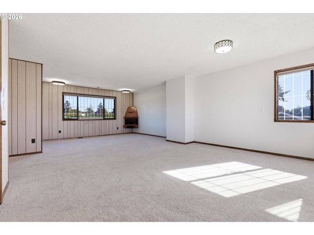 15306 Se HARRISON St, Portland, OR 97233
