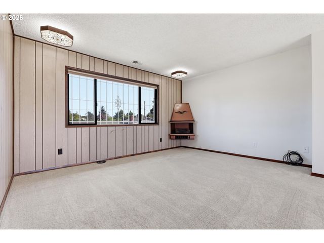 15306 Se HARRISON St, Portland, OR 97233