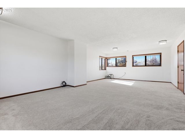 15306 Se HARRISON St, Portland, OR 97233