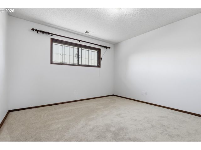 15306 Se HARRISON St, Portland, OR 97233