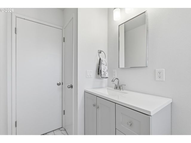 15306 Se HARRISON St, Portland, OR 97233