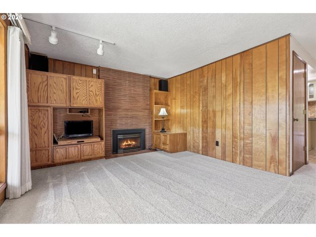 15306 Se HARRISON St, Portland, OR 97233