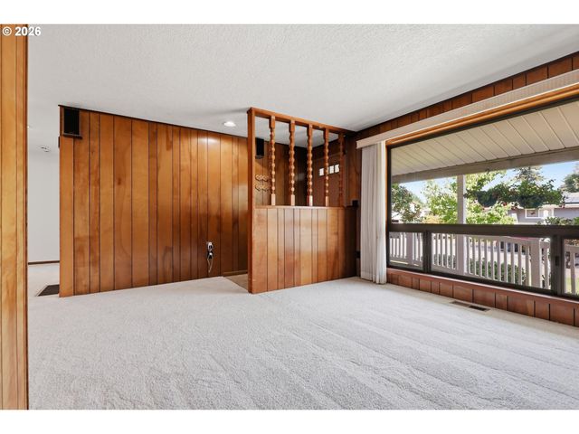 15306 Se HARRISON St, Portland, OR 97233
