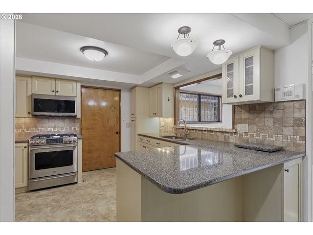 15306 Se HARRISON St, Portland, OR 97233
