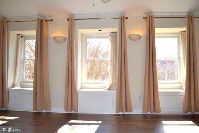 7407 CRESTBERRY LN, Bethesda, MD 20817