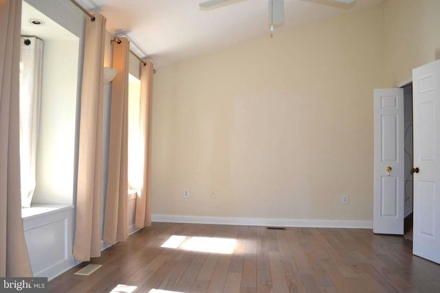 7407 CRESTBERRY LN, Bethesda, MD 20817