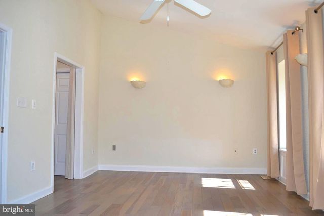 7407 CRESTBERRY LN, Bethesda, MD 20817