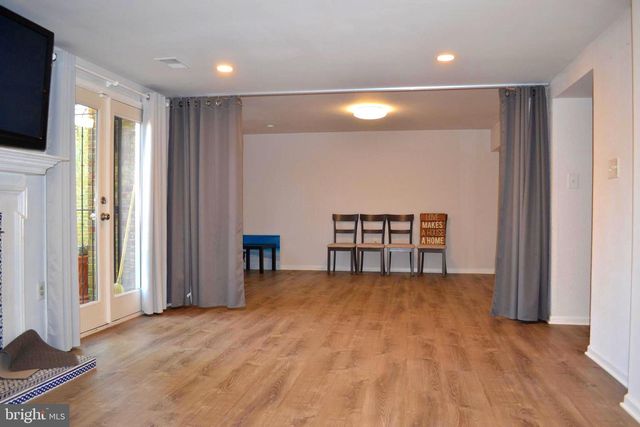 7407 CRESTBERRY LN, Bethesda, MD 20817