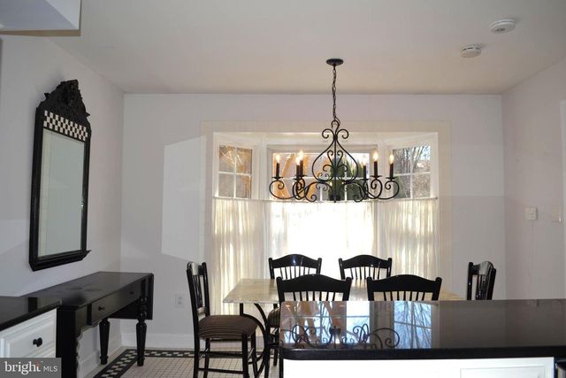 7407 CRESTBERRY LN, Bethesda, MD 20817