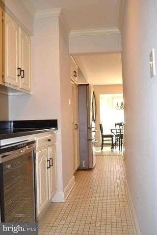 7407 CRESTBERRY LN, Bethesda, MD 20817