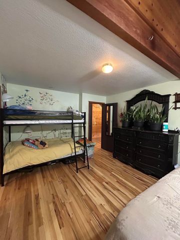 601 McMullen Creek Road, Selma, OR 97538