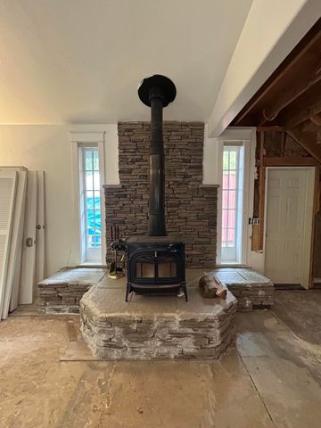 601 McMullen Creek Road, Selma, OR 97538