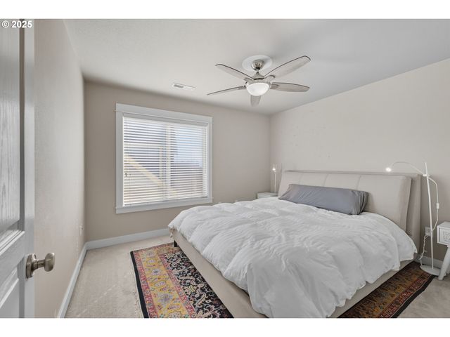 867 W LOOKOUT RIDGE Dr, Washougal, WA 98671