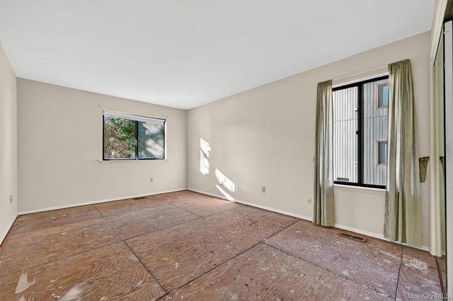 59 Sycamore Drive, Middletown, NY 10940