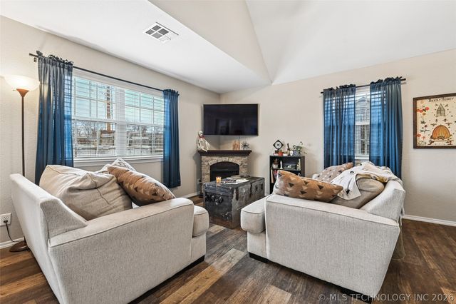 5154 S 34th West Avenue, Tulsa, OK 74107