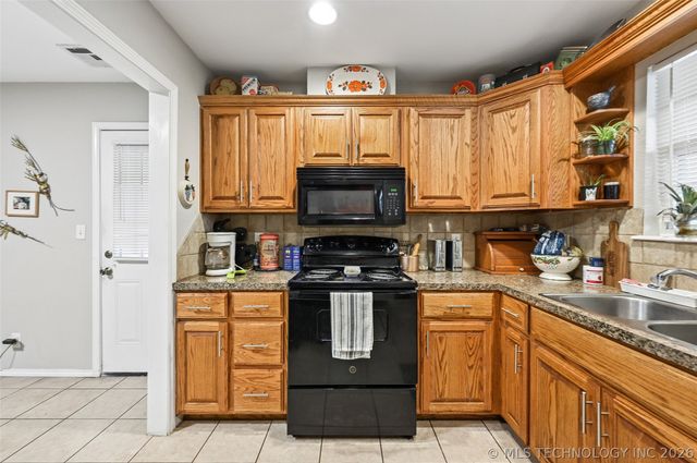 5154 S 34th West Avenue, Tulsa, OK 74107