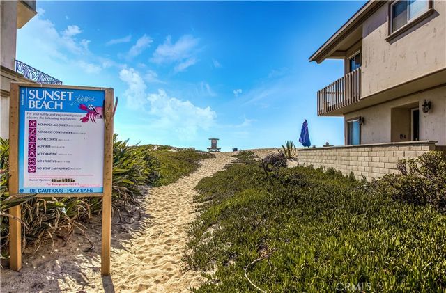 16862 12th St 1, Sunset Beach, CA 90742