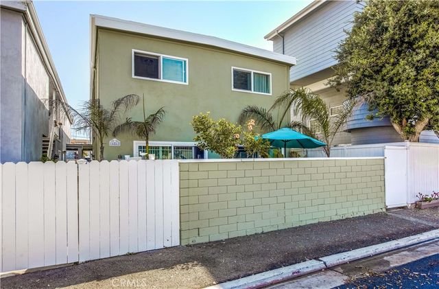 16862 12th St 1, Sunset Beach, CA 90742