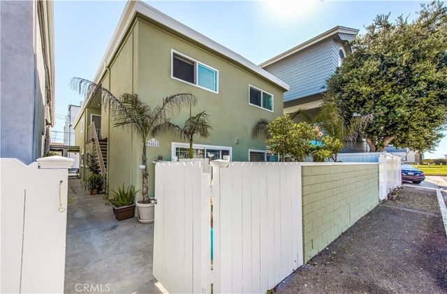 16862 12th St 1, Sunset Beach, CA 90742